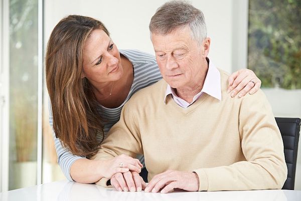 5-Ways-to-Cope-With-a-Parents-Diagnosis-of-Dementia