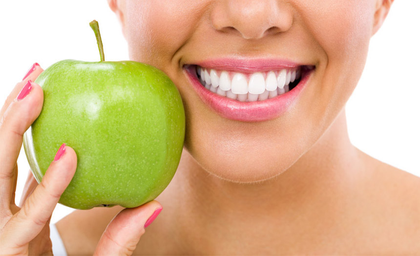 A Winning Smile: 5 Natural Foods That Promote Healthy Teeth