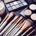 Pros and Cons of Buying Makeup Kits in Bulk Online