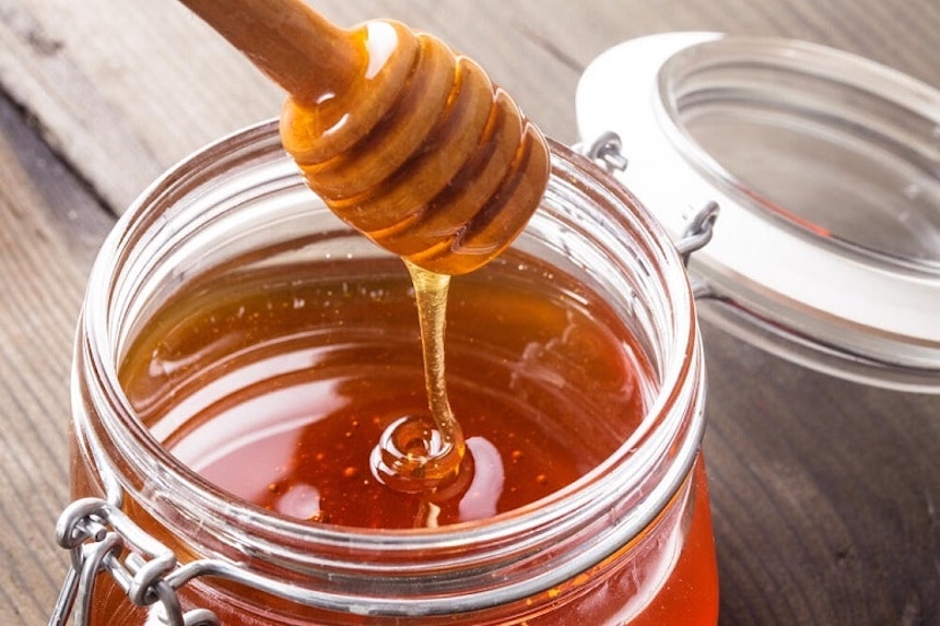 Know-the-Difference-Between-Creamed-and-Raw-Honey