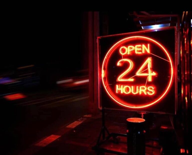 3 Ways To Use Red Aesthetic Neon Signs To Brighten Up Your Life — Anne